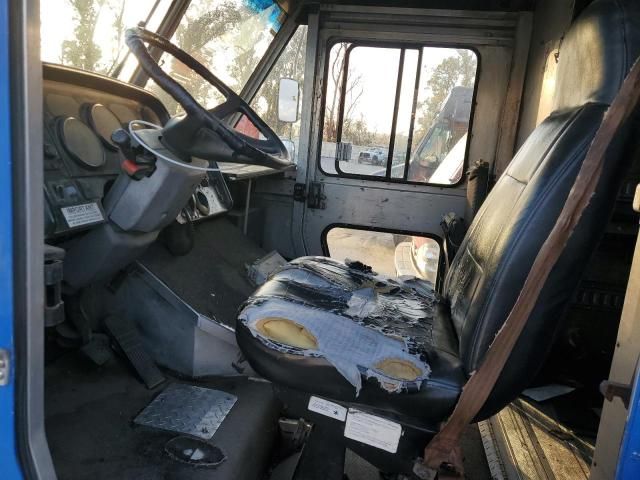 2006 Freightliner Chassis M Line WALK-IN Van