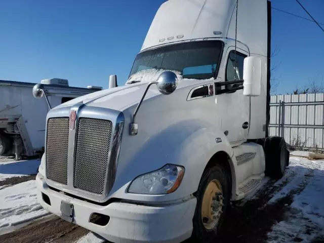 2014 Kenworth Construction T680