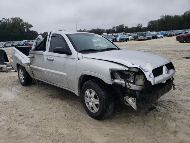 2007 Mitsubishi Raider LS