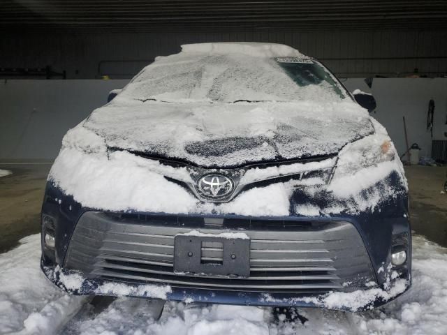 2018 Toyota Sienna XLE