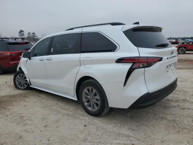 2022 Toyota Sienna XLE