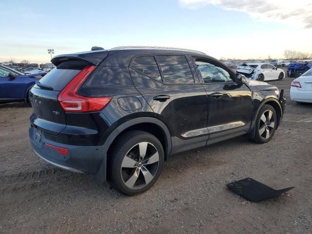 2019 Volvo XC40 T5 Momentum