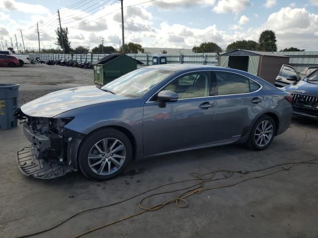 2017 Lexus ES 300H