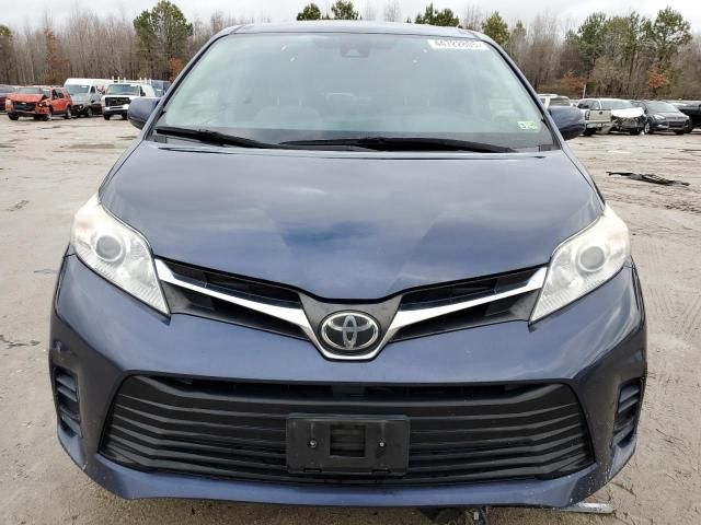 2018 Toyota Sienna LE