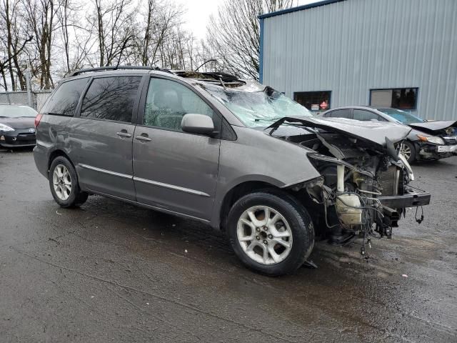 2004 Toyota Sienna XLE