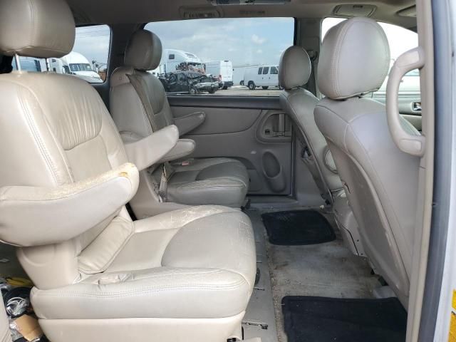 2005 Toyota Sienna XLE