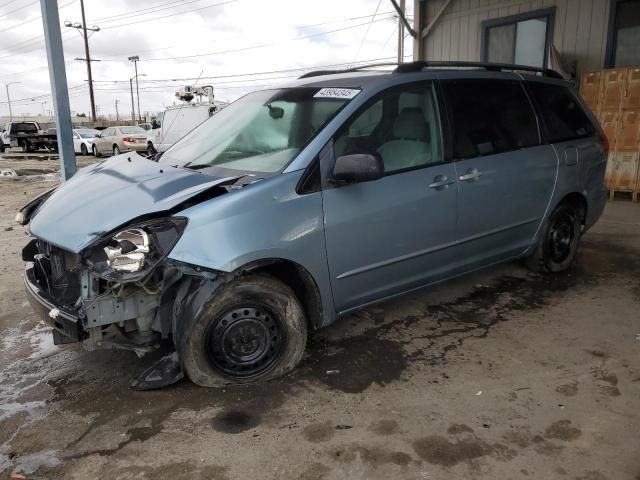 2005 Toyota Sienna CE