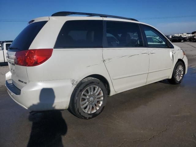 2010 Toyota Sienna XLE