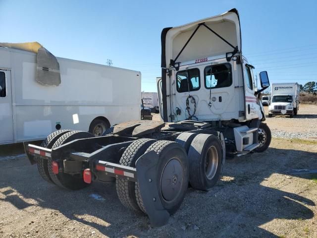 2022 Freightliner Cascadia 116