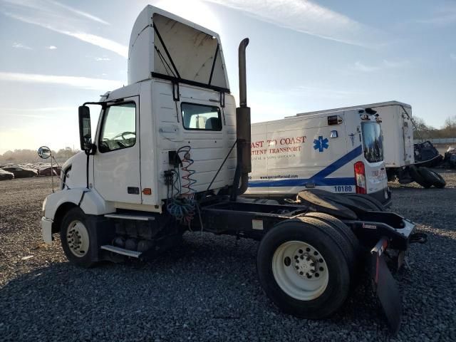 2007 Volvo VNL Semi Truck