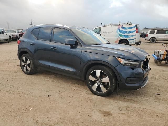 2021 Volvo XC40 T5 Momentum