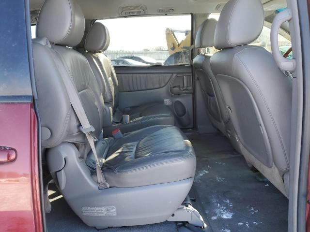 2010 Toyota Sienna XLE