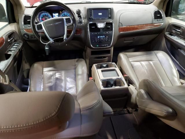 2011 Chrysler Town & Country Touring L