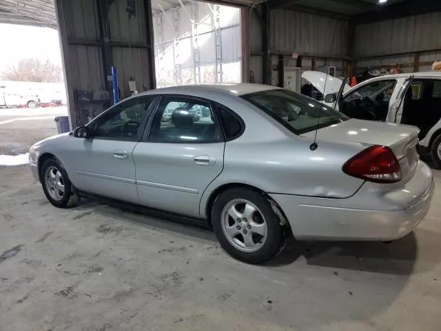 2005 Ford Taurus SE