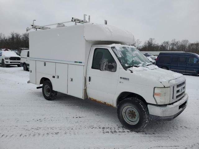 2012 Ford Econoline E350 Super Duty Cutaway Van