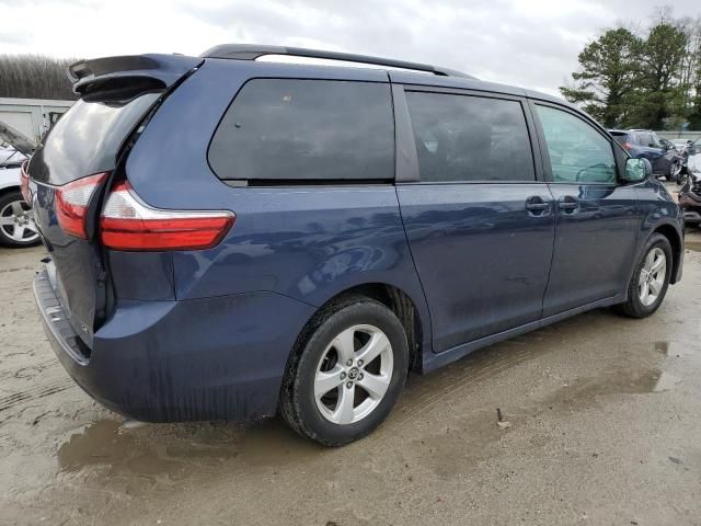 2018 Toyota Sienna LE