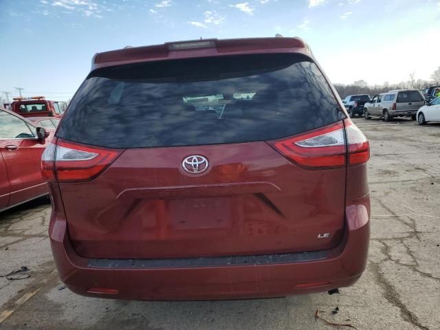 2018 Toyota Sienna LE