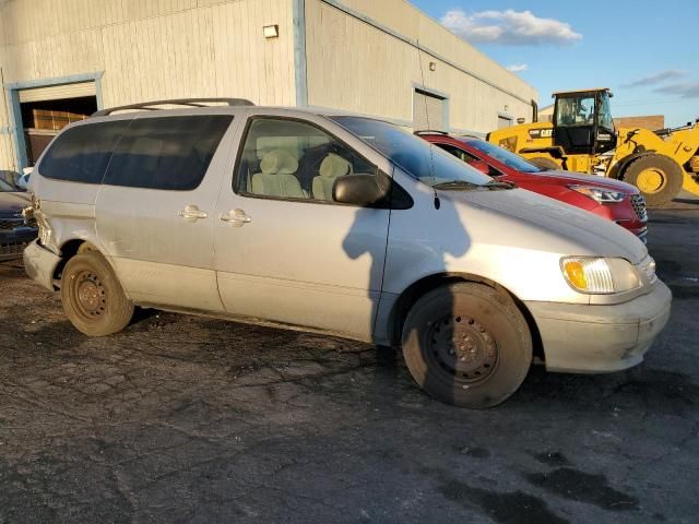 2001 Toyota Sienna LE