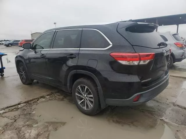 2017 Toyota Highlander SE