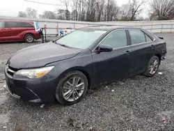 Carros salvage sin ofertas aún a la venta en subasta: 2017 Toyota Camry LE