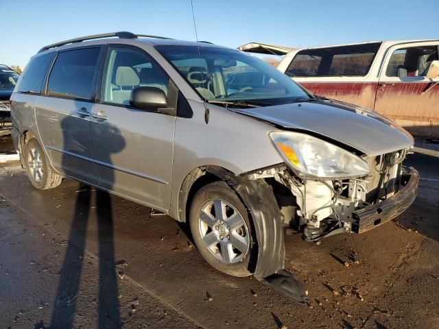 2004 Toyota Sienna CE