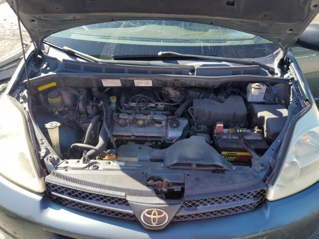 2005 Toyota Sienna CE