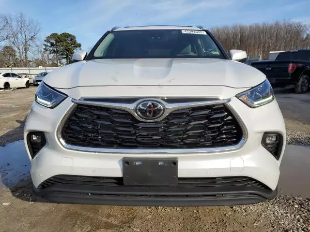 2022 Toyota Highlander Limited