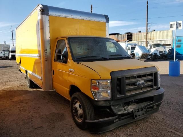 2022 Ford Econoline E350 Super Duty Cutaway Van