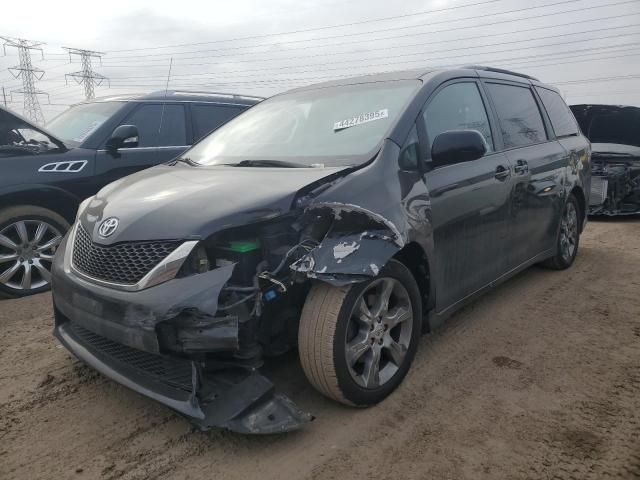 2011 Toyota Sienna Sport