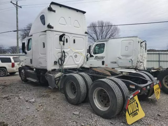 2021 Freightliner Cascadia 126