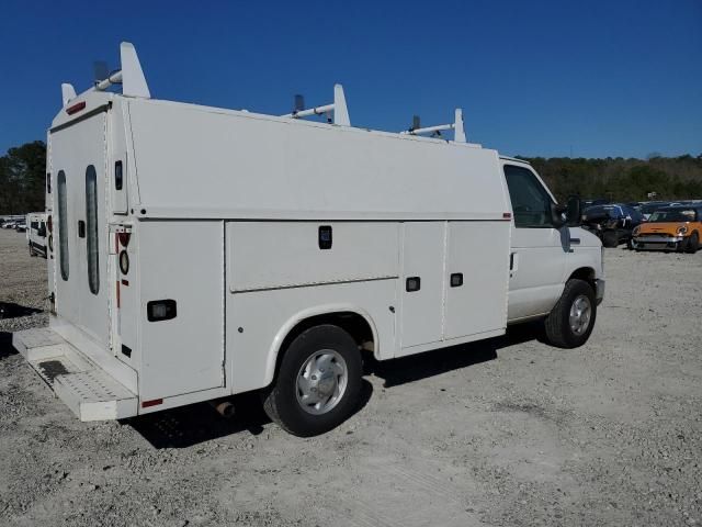 2015 Ford Econoline E350 Super Duty Cutaway Van