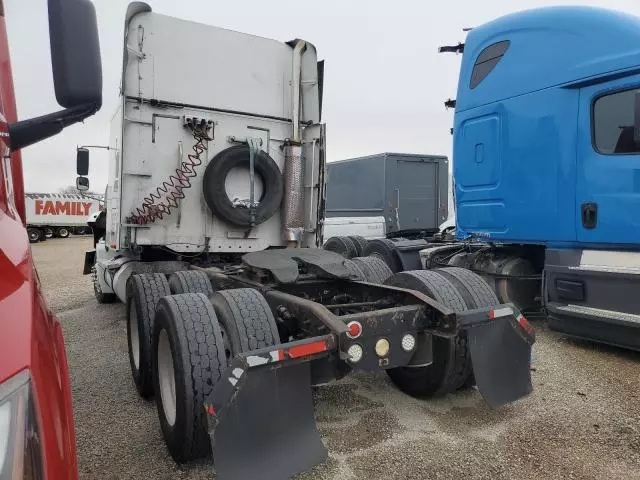 2002 Freightliner Conventional Columbia