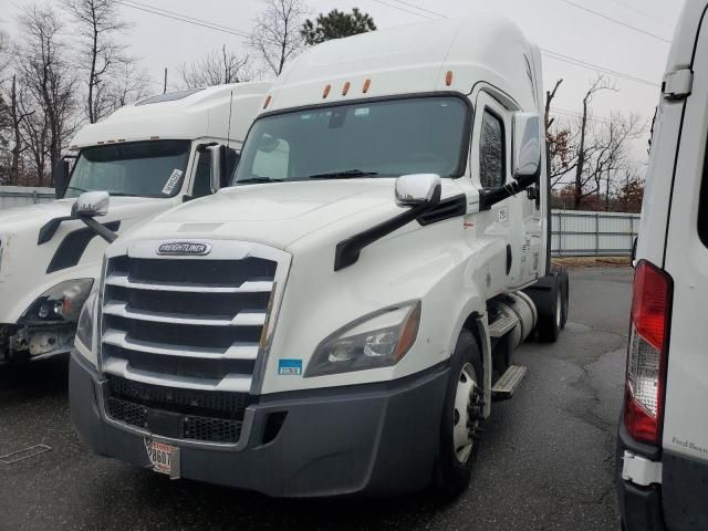 2019 Freightliner Cascadia 126