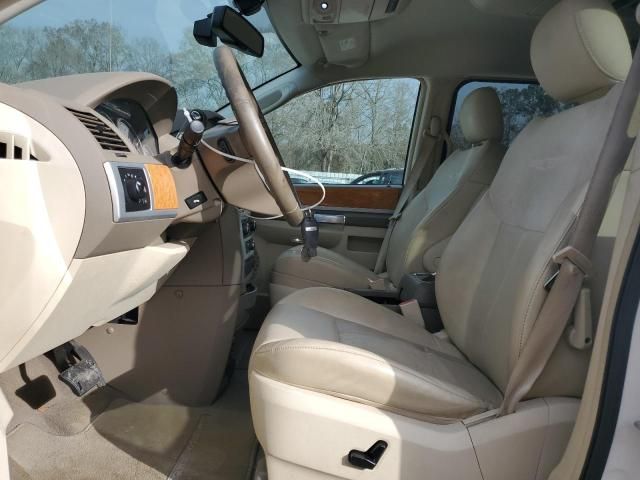 2010 Chrysler Town & Country Limited