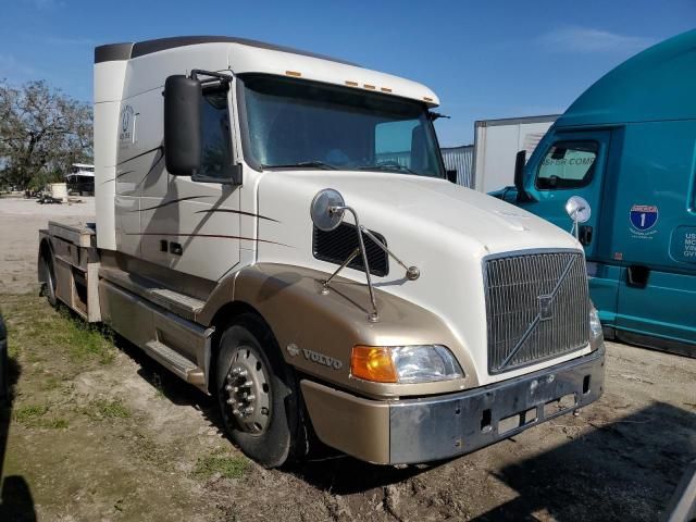 2001 Volvo VN Flatbed Truck