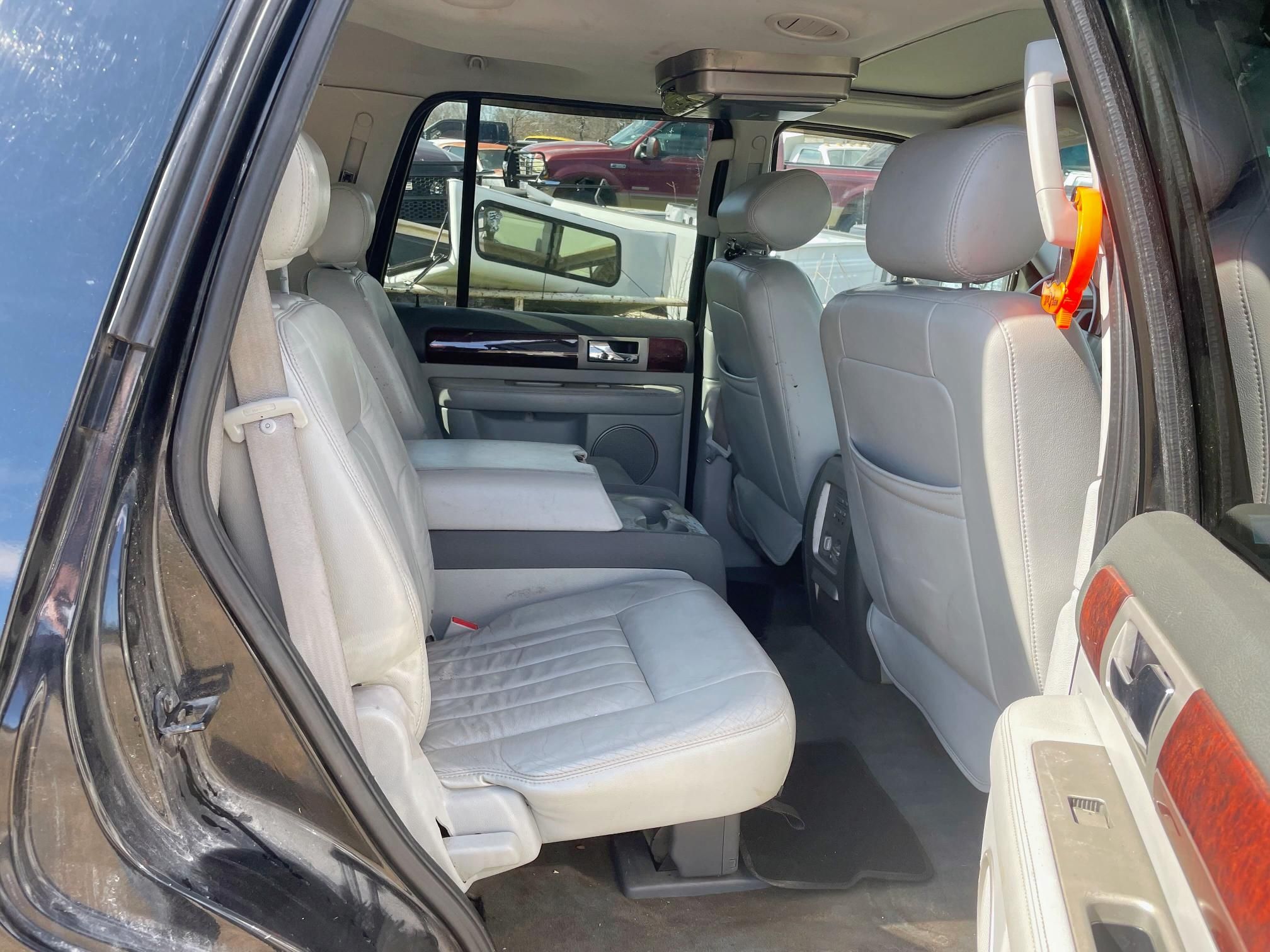 2005 Lincoln Navigator