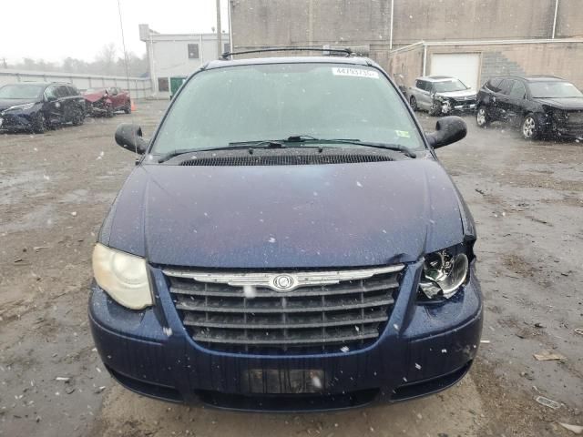 2005 Chrysler Town & Country Touring