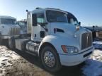 2011 Kenworth Construction T370