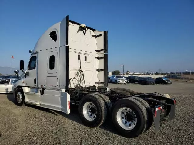 2018 Freightliner Cascadia 125