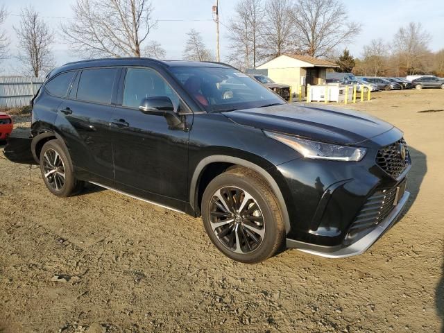 2022 Toyota Highlander XSE