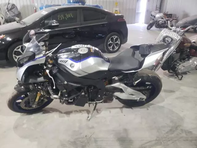 2018 Yamaha YZFR1M