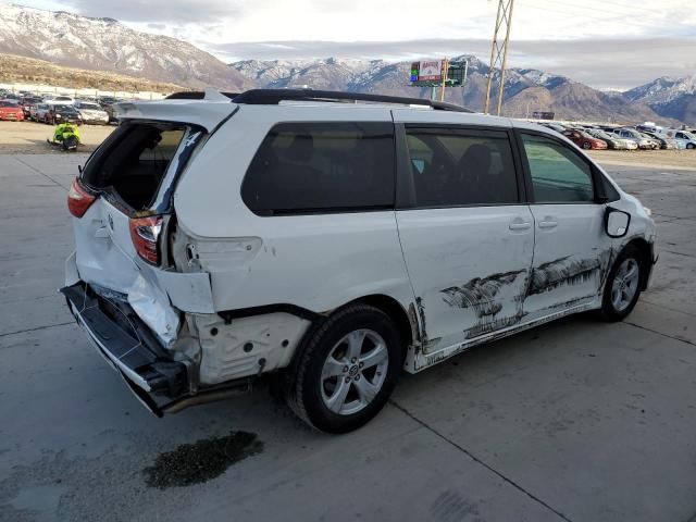 2019 Toyota Sienna LE