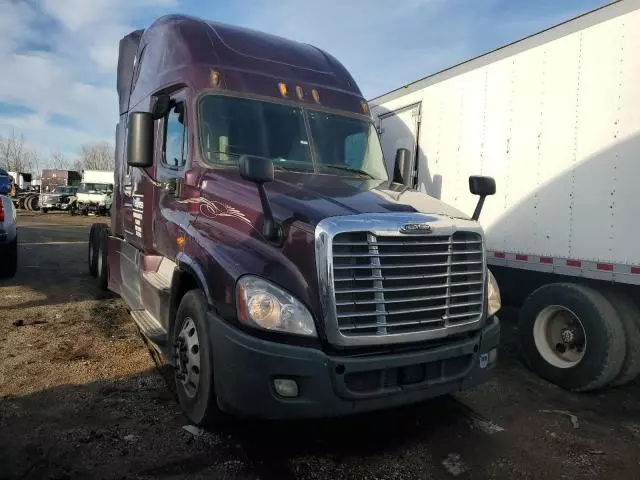 2015 Freightliner Cascadia Semi Truck