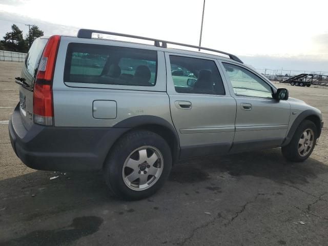 2004 Volvo XC70