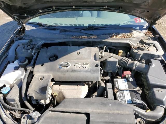 2004 Nissan Altima Base