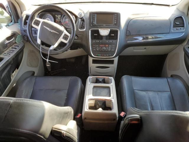 2014 Chrysler Town & Country Touring L