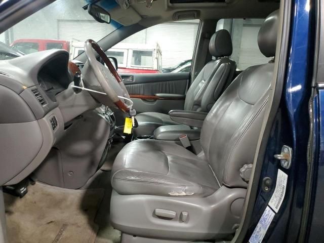 2004 Toyota Sienna XLE