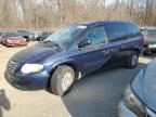 2005 Chrysler Town & Country LX