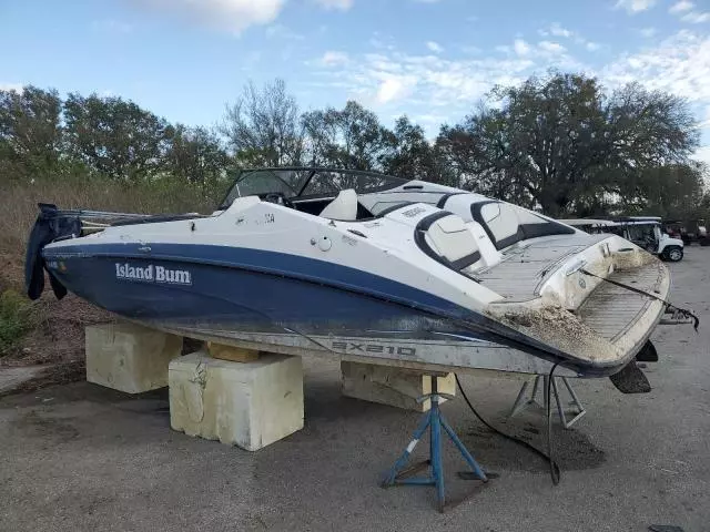 2019 Yamaha Boat