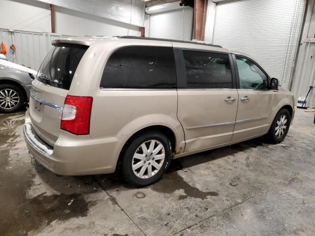 2012 Chrysler Town & Country Touring L